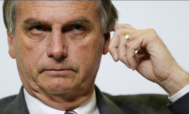 Bolsonaro, agli arresti domiciliari, può ricevere visite familiari ma su autorizzazione della Corte